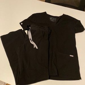 COPY - Black figs scrub set